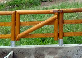 Pali in legno e recinzioni